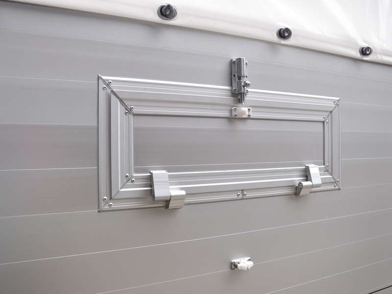 Lüftungsklappe je Stück (ca. 800 x 250 mm)